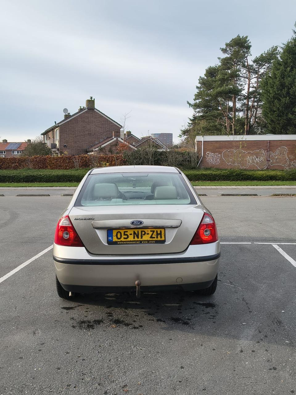 Ford Mondeo (2004), 2.0 liter, 5-deurs Ghia, handgeschakeld