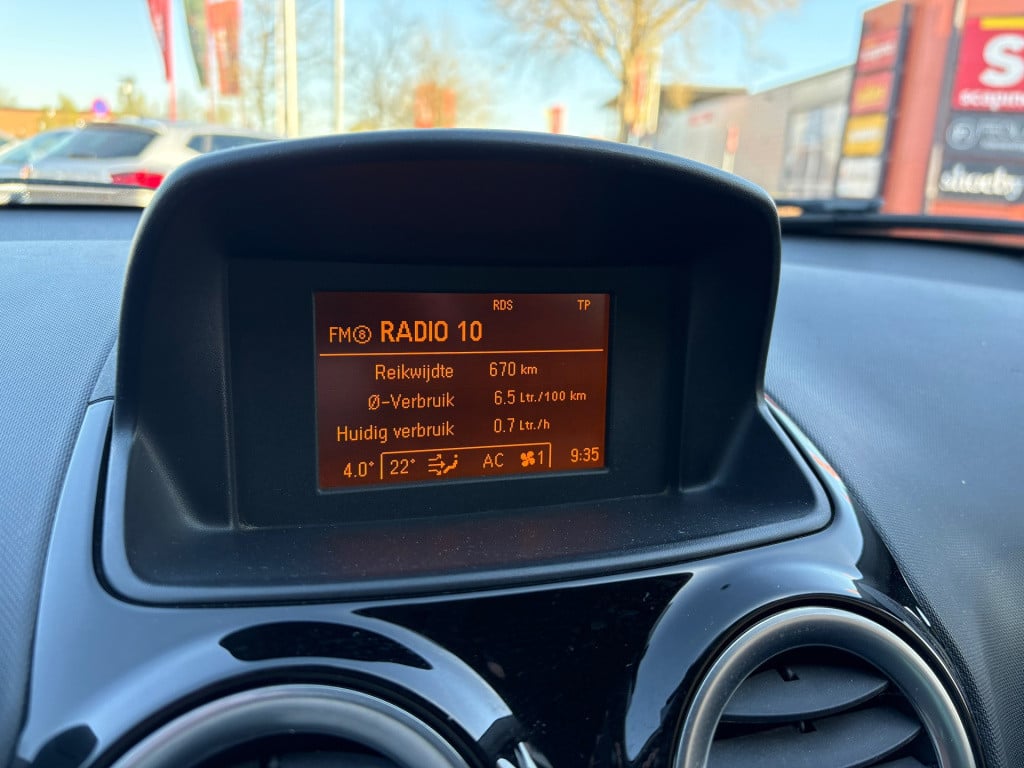 Opel Corsa 1.4-16v design edition