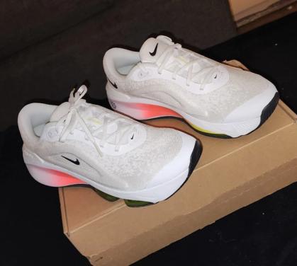 Nike Air Zoom Versair Blanc Cyber Volt Noir sneakers