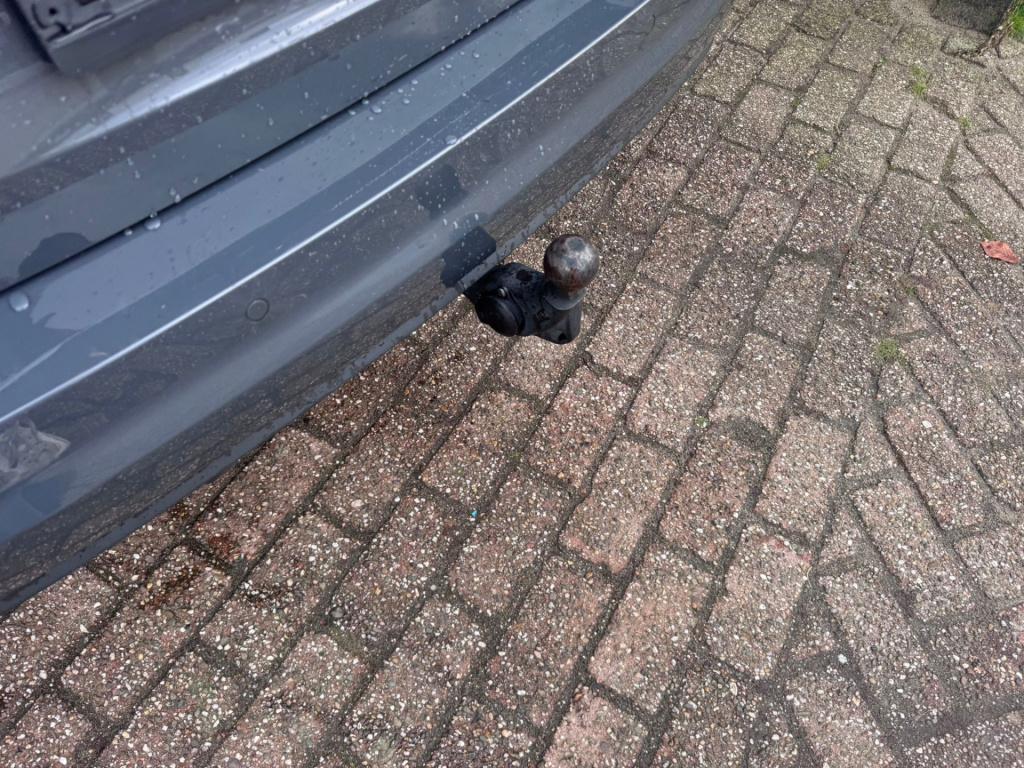 Volkswagen Touran 1.5 tsi highline