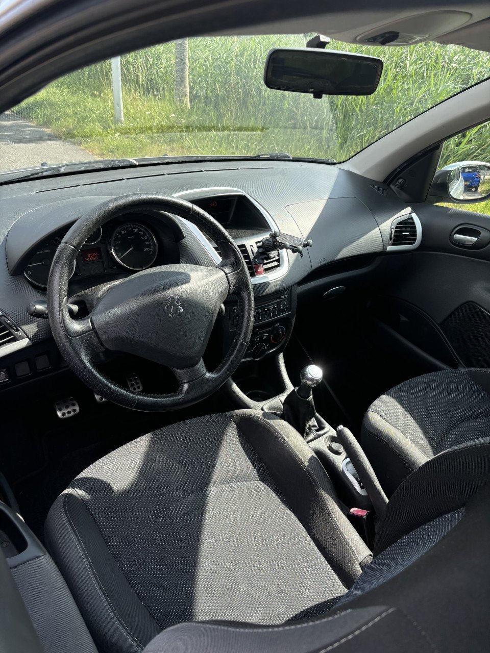 Peugeot 206+ met een jaar apk!