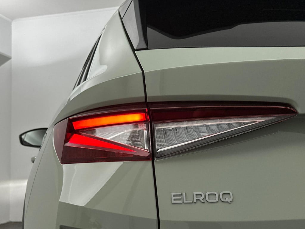 Skoda Elroq business edition tour elektromotor 210 kw / 286 pk