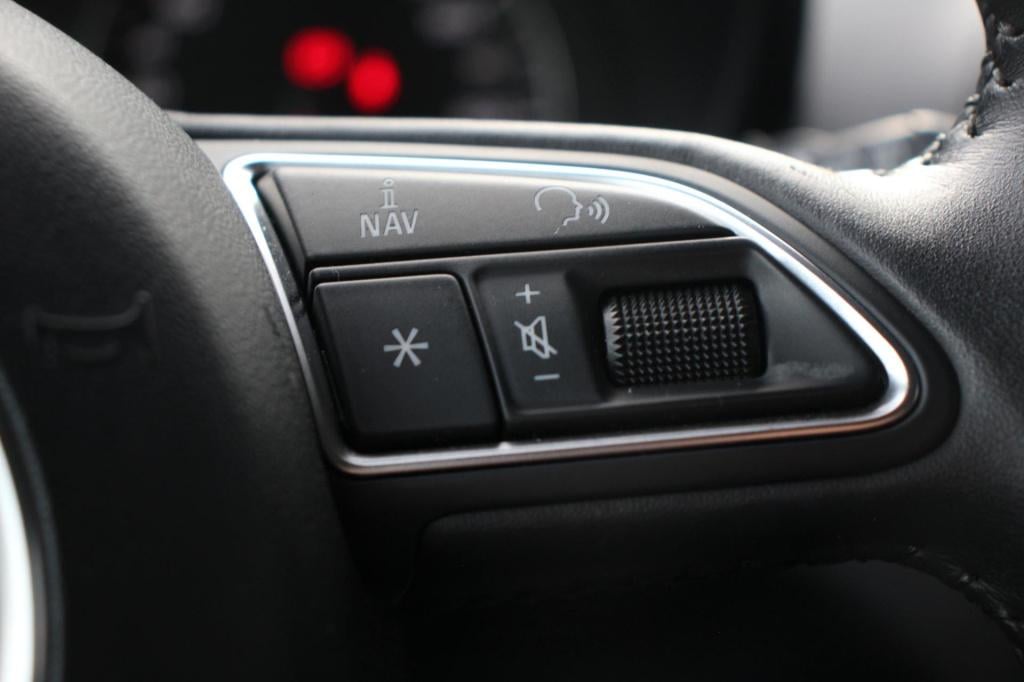 Audi A1 Sportback 1.4 tfsi s-line - stoelverwarming - parkeersensoren - 17 