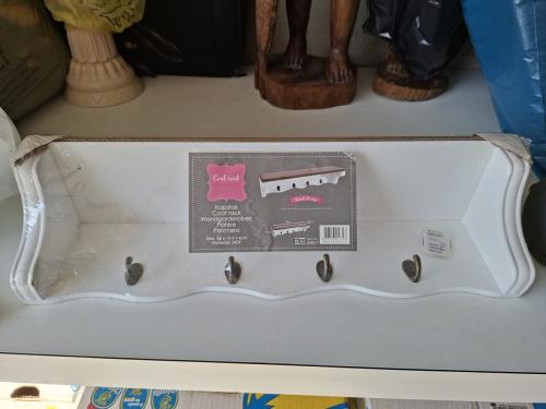 Te koop witte nieuwe kapstok