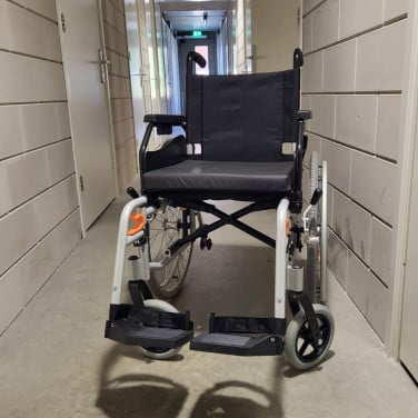 Rolstoel in nieuwstaat