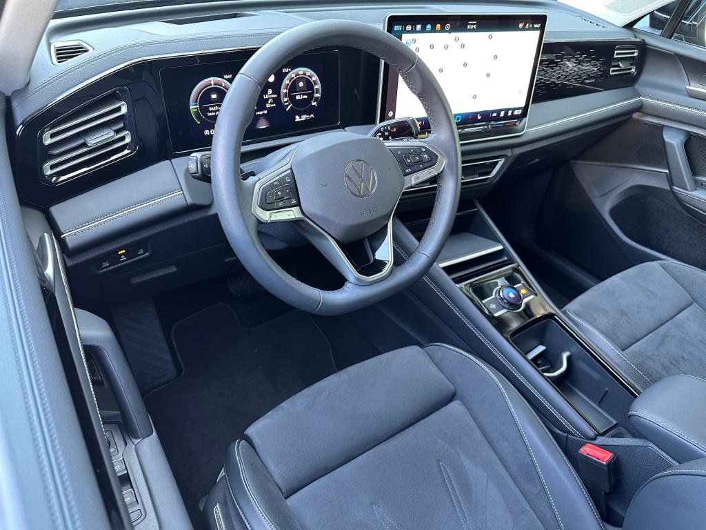 Volkswagen Tiguan 1.5 ehybrid elegance 204pk | trekhaak | camera | head-up 