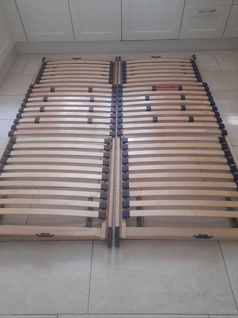 2 x verstelbare lattenbodems 80 x 200 (in goede staat )