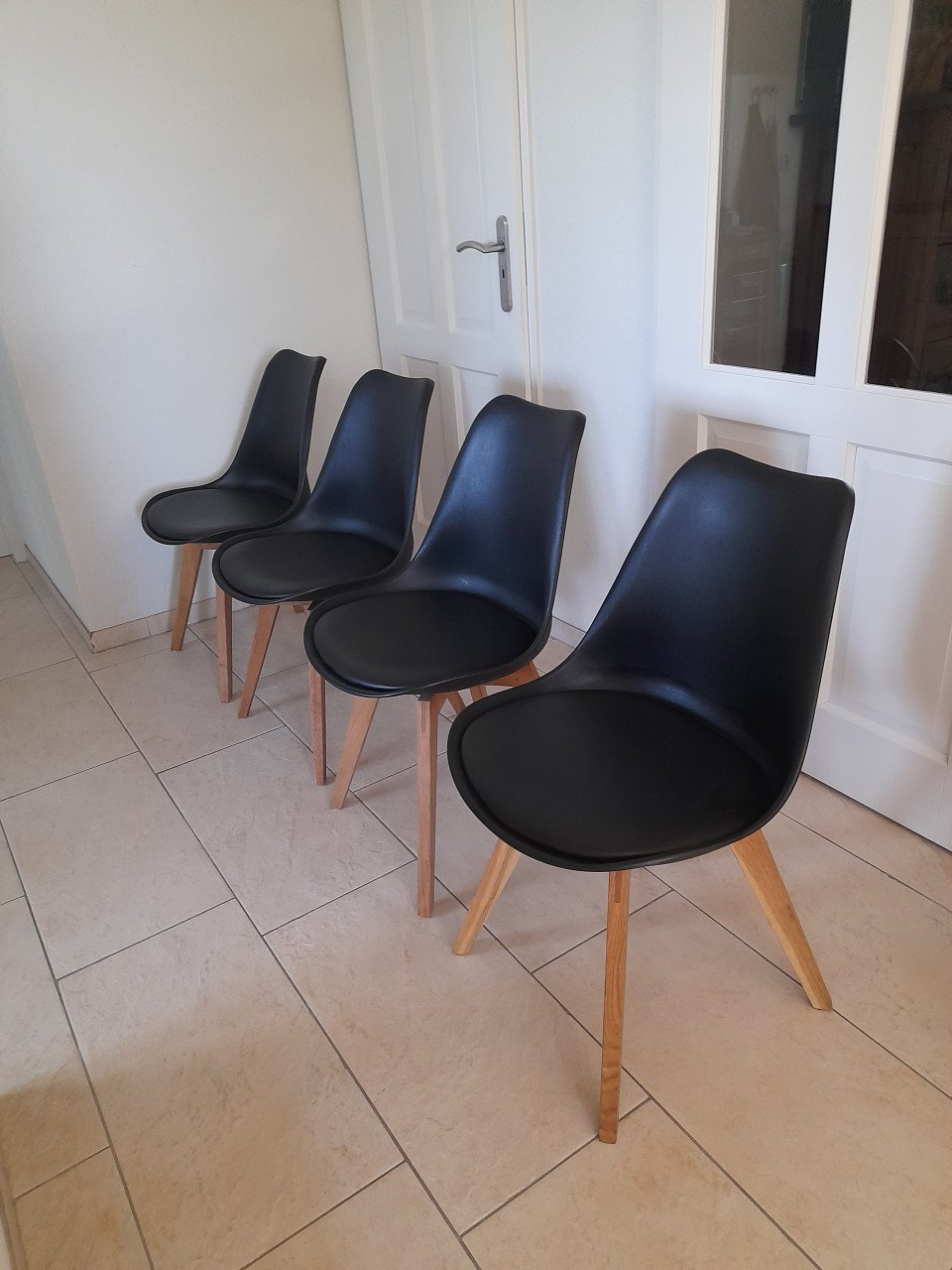 4 Leuke stoelen (in goede staat )