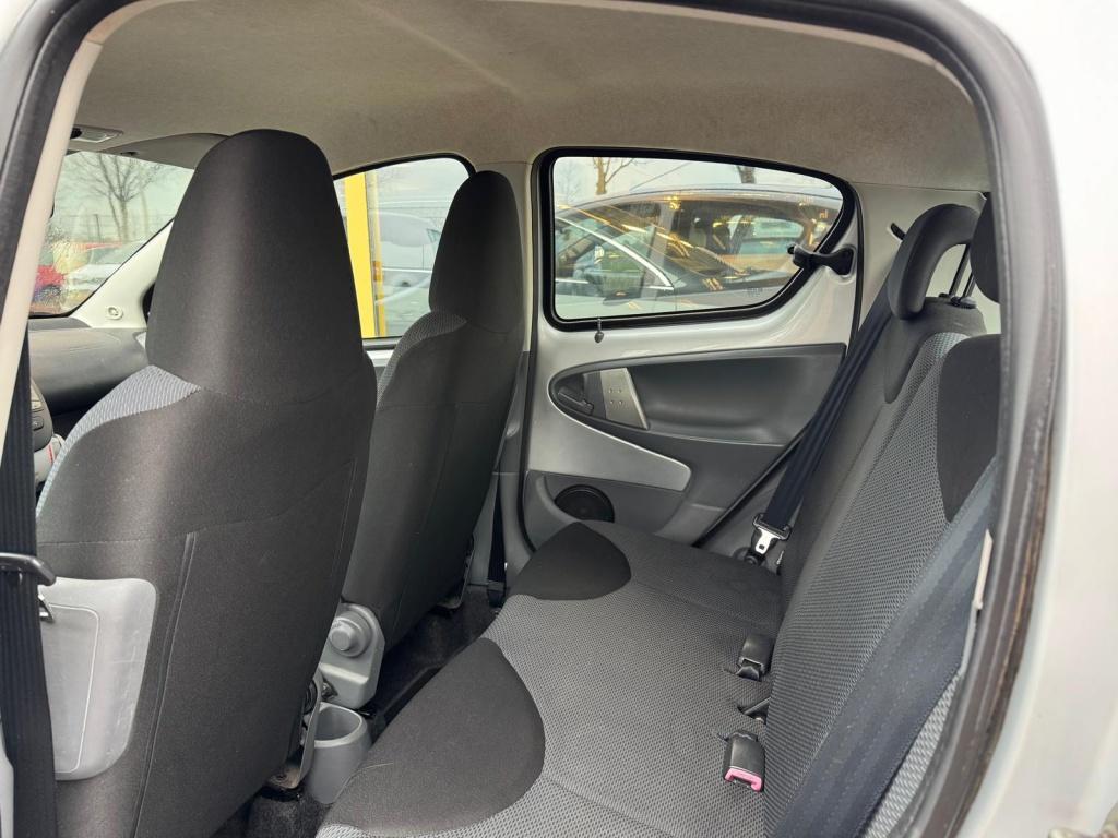 Toyota Aygo 1.0-12v +