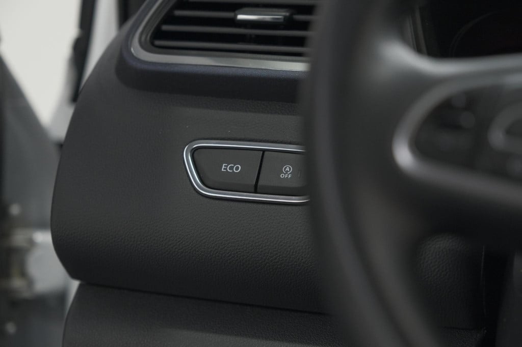 Renault Kadjar tce 140 edc limited | camera | dodehoekdetectie | apple carp