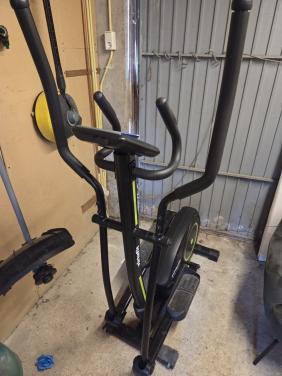 Cross trainer