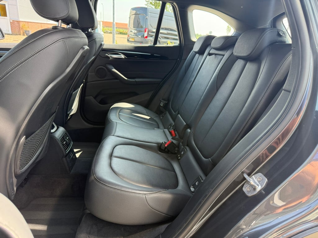 BMW X1 sdrive20i orange edition iii