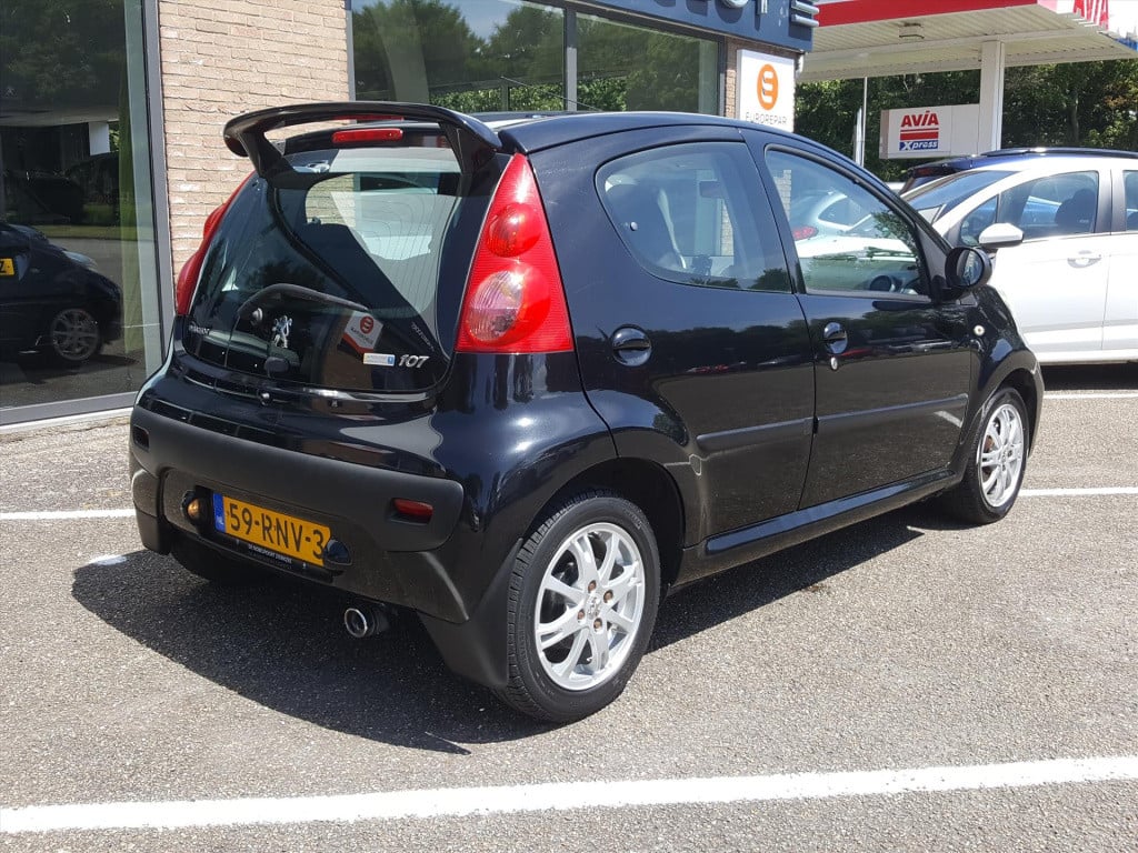 Peugeot 107 1.0 12v 5d 2-tronic automaat airco | lm-velgen | radio met cd-s