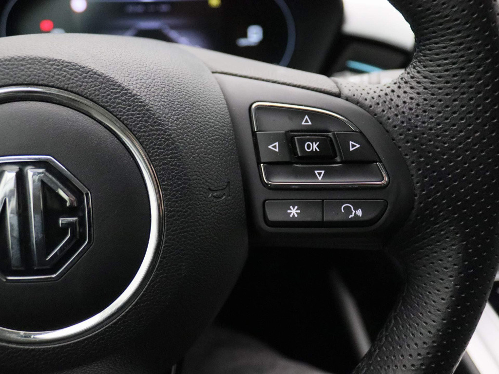 MG 5 standard range luxury 50 kwh | leder | navi | 360 camera | apple carpl