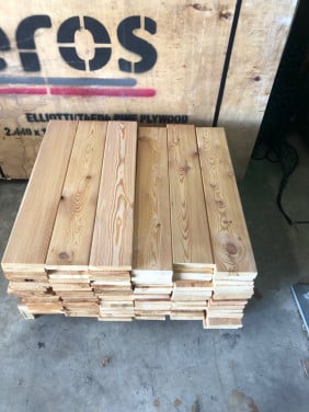 100 st lariks meubelhout planken voor 40 euro