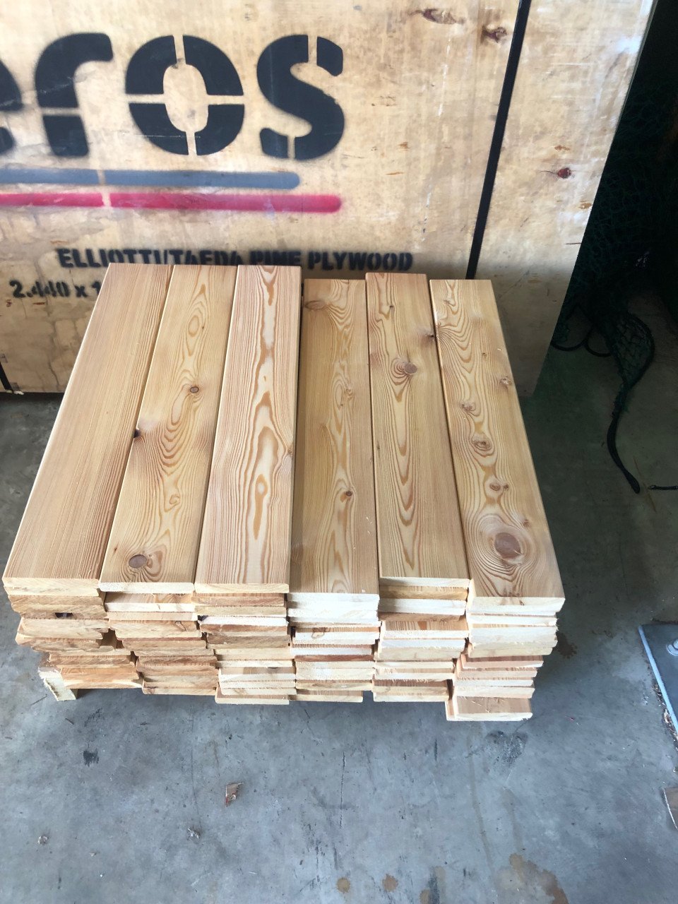 100 st lariks meubelhout planken voor 40 euro