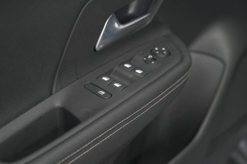 Opel Mokka turbo 131 at8 ultimate | adaptieve cruise control | stoelmassage