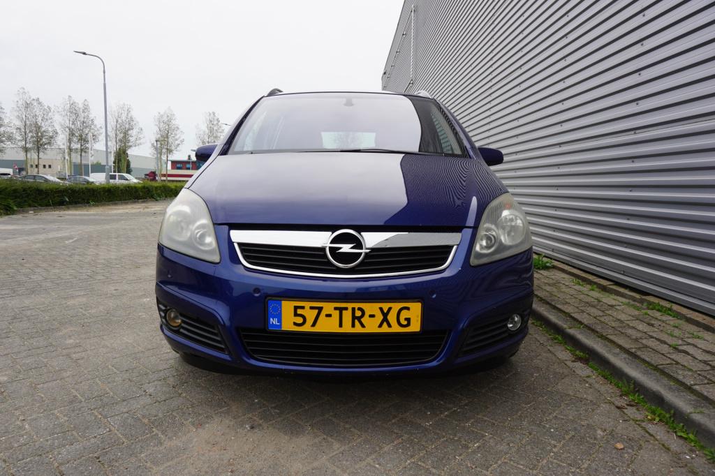 Opel Zafira 1.8 cosmo airco / cruise / elektr. ramen / parkeers. / trekhaak