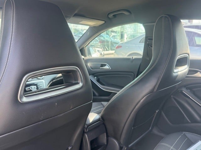 Mercedes-Benz A-Klasse 180 ambition l airco l camera l navigatie l stoelver