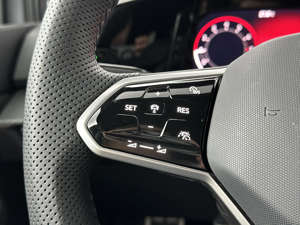Volkswagen Golf variant 1.5 etsi r-line dsg7