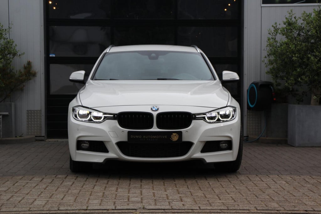 BMW 3-serie touring 318i m sport edition aut. - navi groot - adap led - pdc