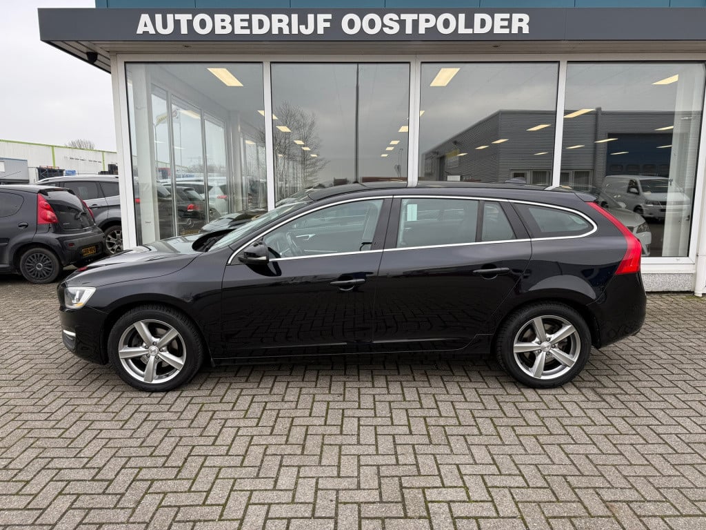 Volvo V60 1.6 t3 momentum
