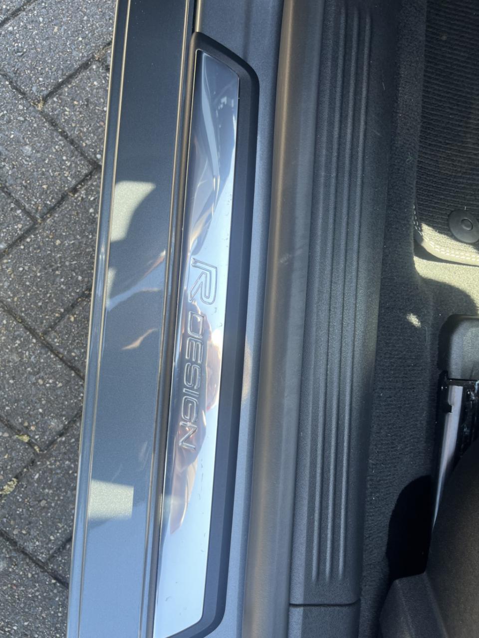 Volvo V40 1.5 t3 polar+ r-design sport pano navi trekhaak automaat