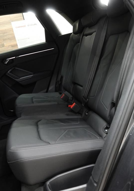 Audi Q3 1.5 tfsi | stoelverw. | trekhaak | pdc |