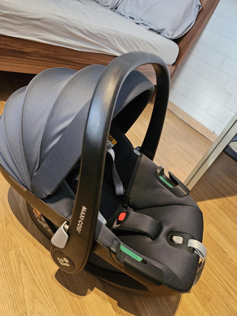 Maxi Cosi Pebble 360 i-size + Familyfix 360