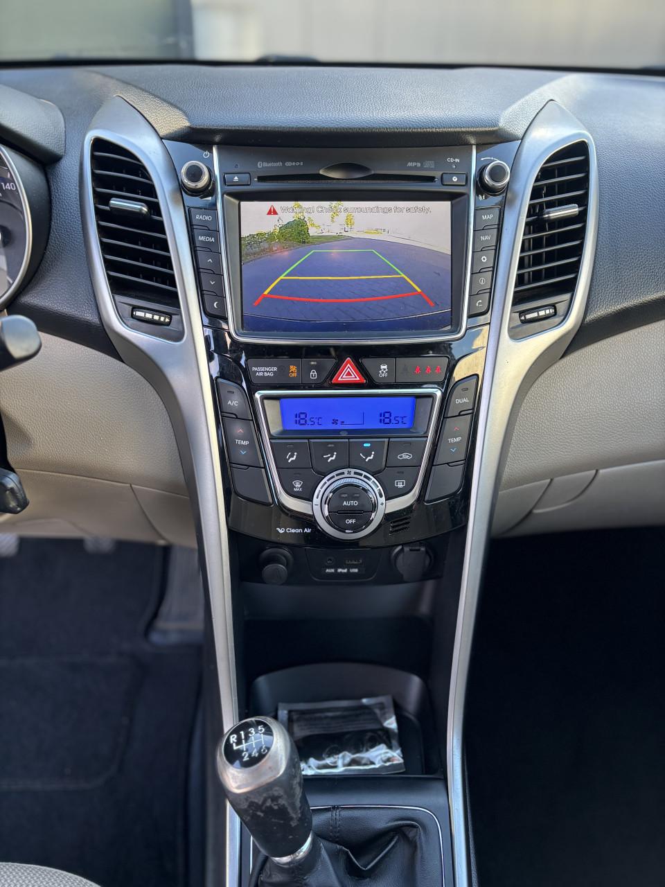 Hyundai i30 1.6 I Cvvt 5DR 2012 Zwart | NAP | NIEUWE APK!