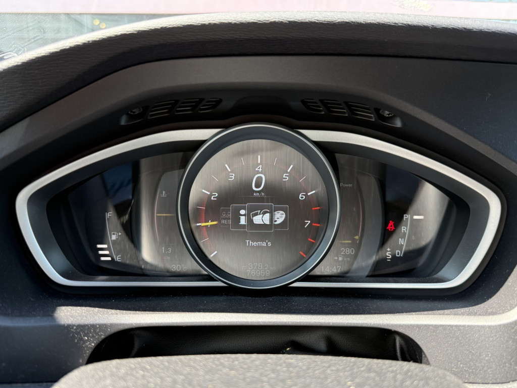 Volvo V40 t3 153pk aut6 polar+ sport| panodak| camera| h&k sound| trekhaak