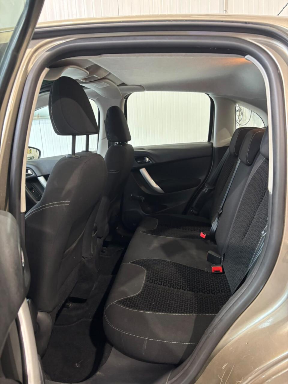 Citroen C3 1.4 vti ligne business airco - trekhaak - panorama - lichtmetaal