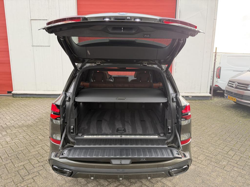 BMW X5 xdrive50e m-sport | pano | luchtvering | elek. trekhaak | rijklaar i