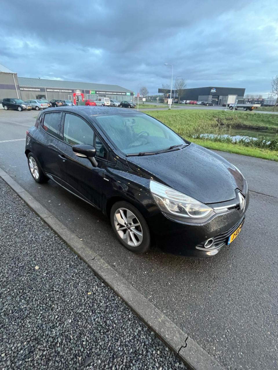 Renault Clio 0.9 tce limited | cruise control | airco | trekhaak | navigati