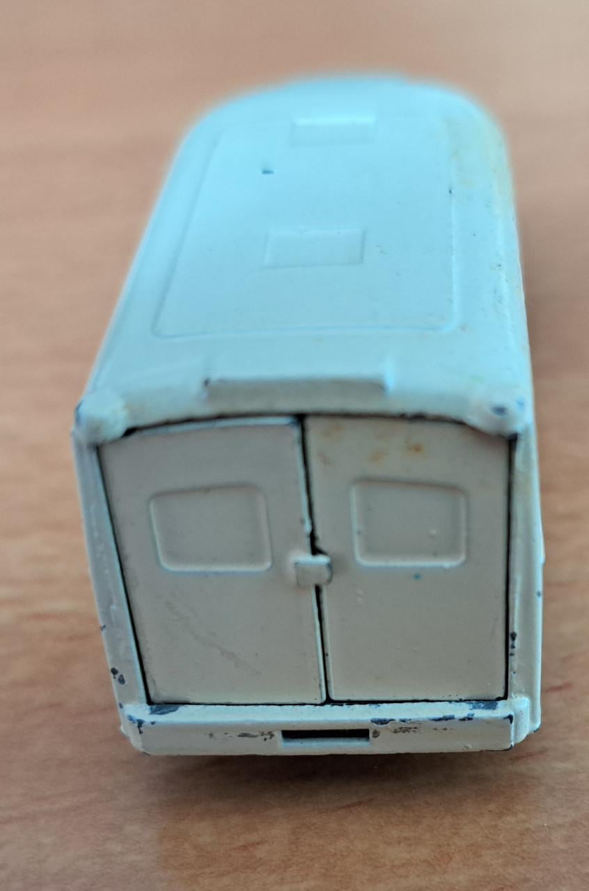 LOMAS AMBULANCE - Matchbox series No 14 -1-64 - 1962