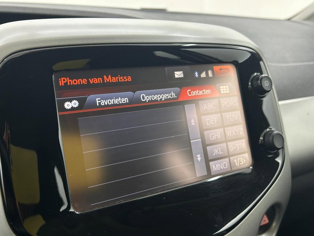 Toyota Aygo occasion 1.0 vvt-i x-play | wit | tweedehands toyota aygo | air