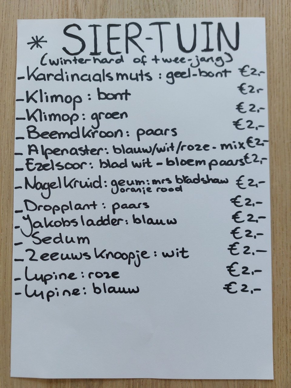 SIERTUIN EN MOESTUIN PLANTEN + BOMEN bij DE VOORDEUR