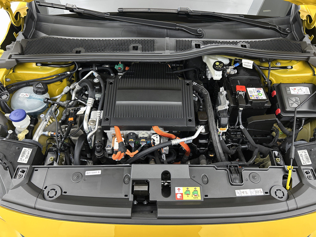 Peugeot 208 ev active 50 kwh | rijklaar |