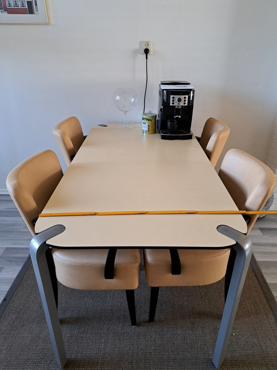 Retro eettafel plus 4 stoelen