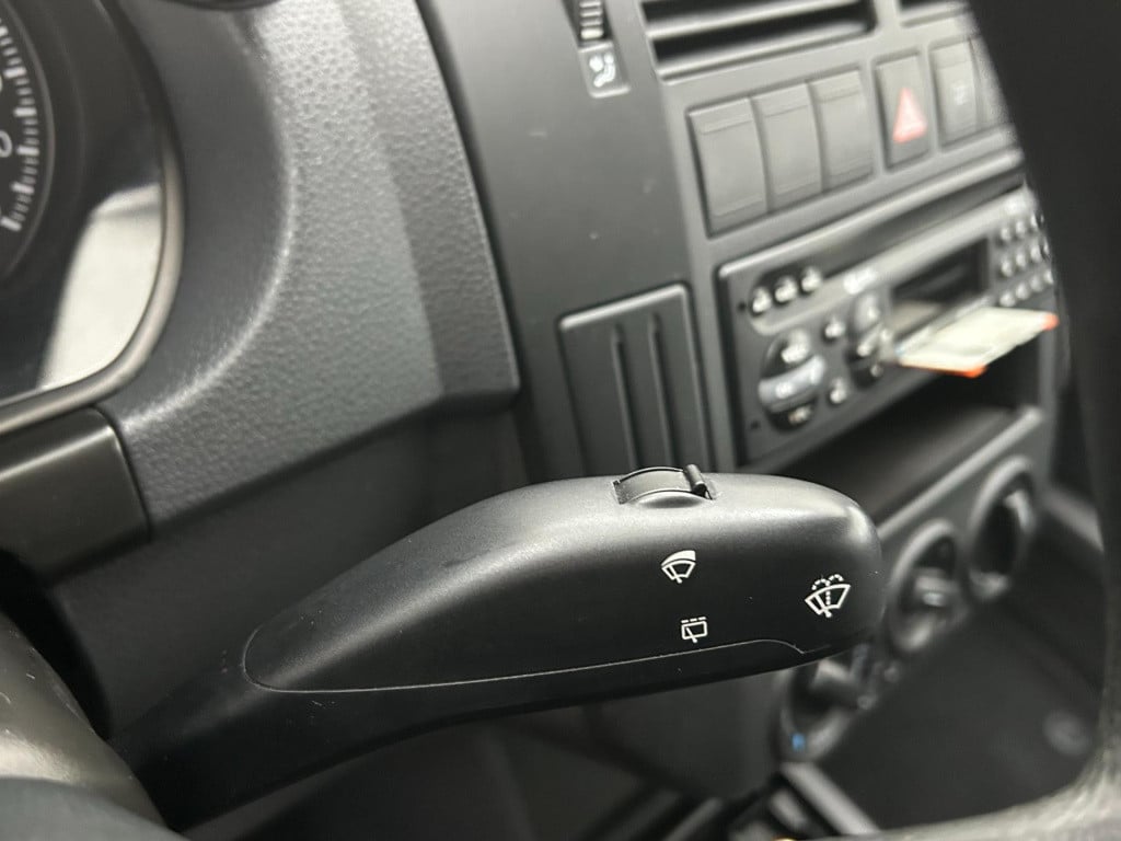 Volkswagen Polo occasion 1.4-16v sportline | grijs | automaat | airco | twe