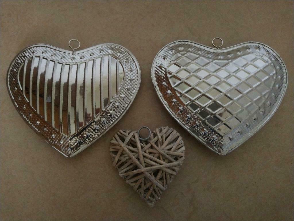 Set harten hangers (3 stuks) van metaal (18 cm) en riet (10 cm)