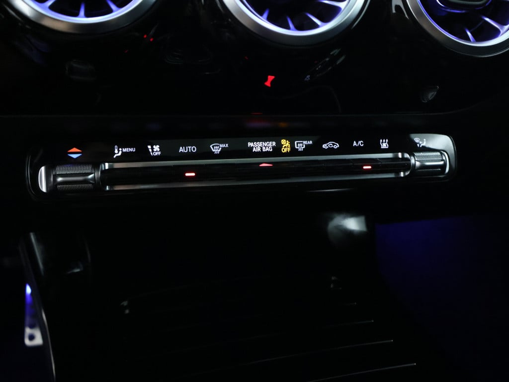 Mercedes-Benz Cla 250 e amg plug-in hybride | amg line | night pakket | pan