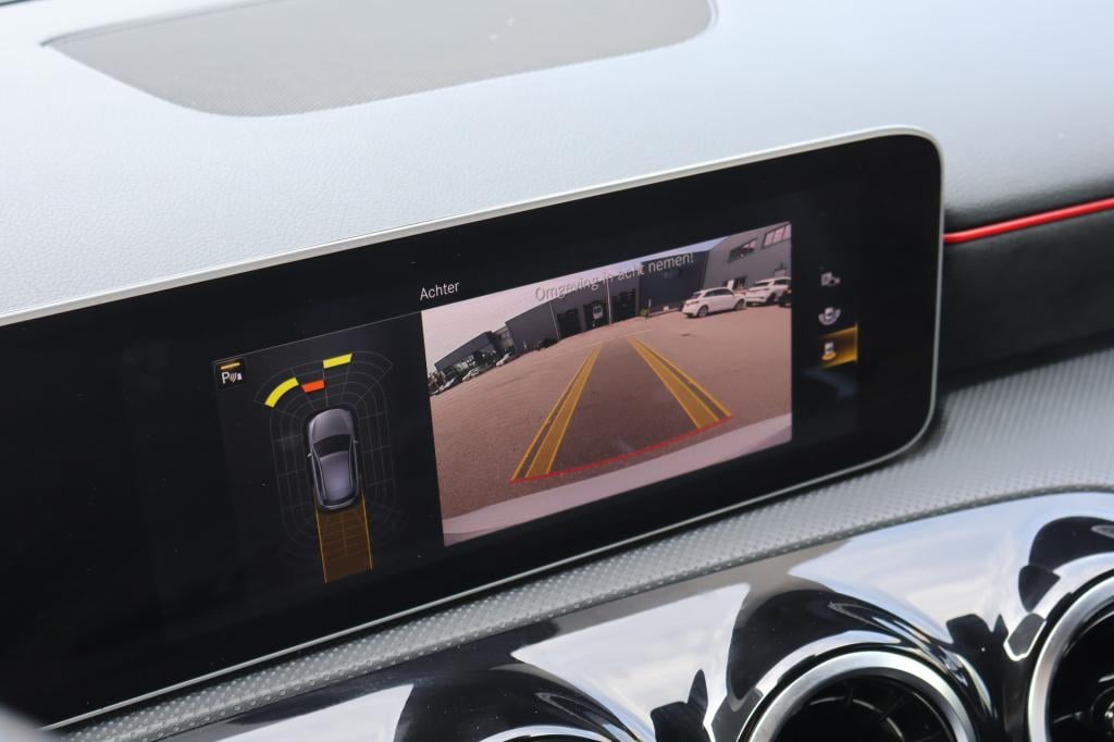 Mercedes-Benz A-Klasse 180 business solution amg l automaat l camera l temp