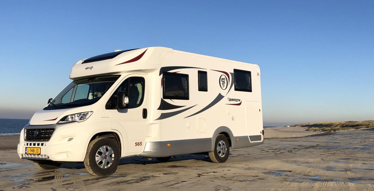 Camper elnagh baron 565 lengtebedden
