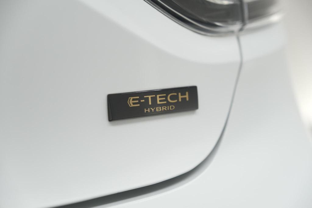 Renault Clio 1.6 e-tech full hybrid 145 evolution | apple carplay | parkeer