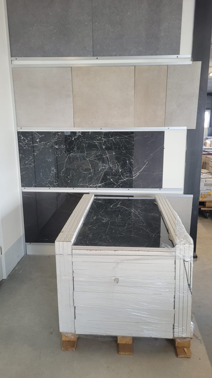 3030-325 Marmerlook tegels, gepolijst 60x120, zwart van € 60,44/m² voor