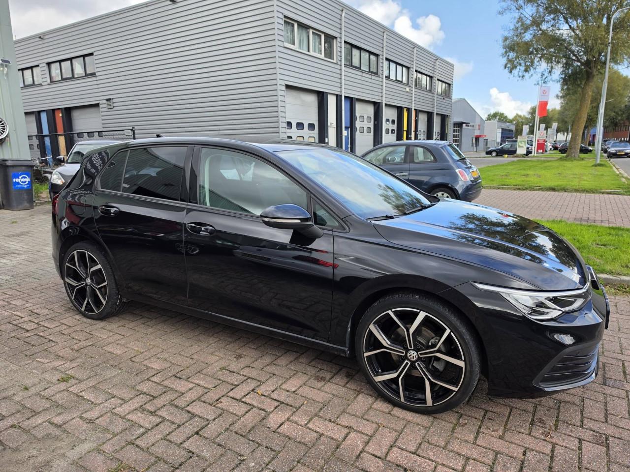 TE KOOP – VOLKSWAGEN GOLF 8 1.5 TSI R-LINE – 131 PK
