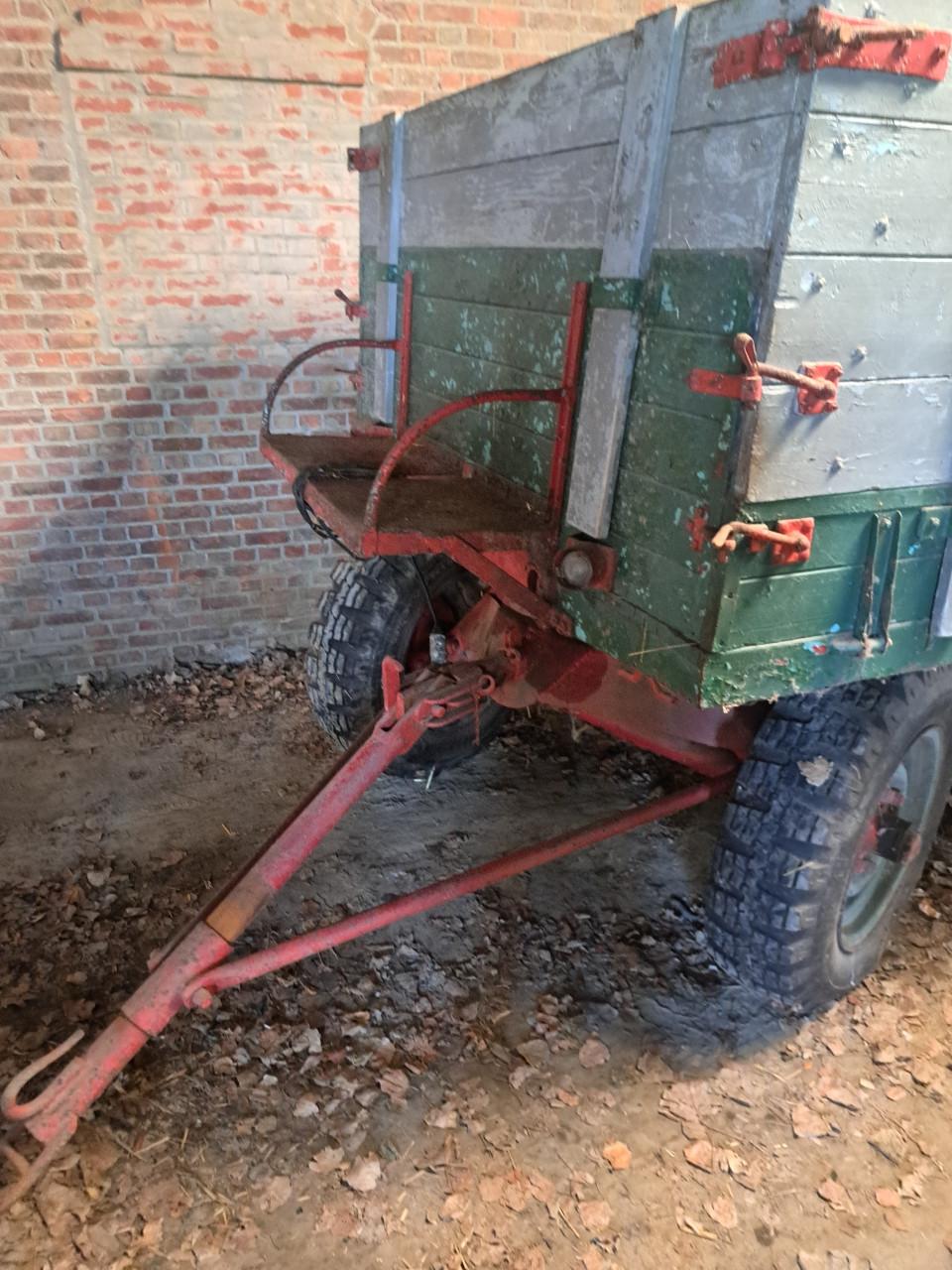 2 graanwagens