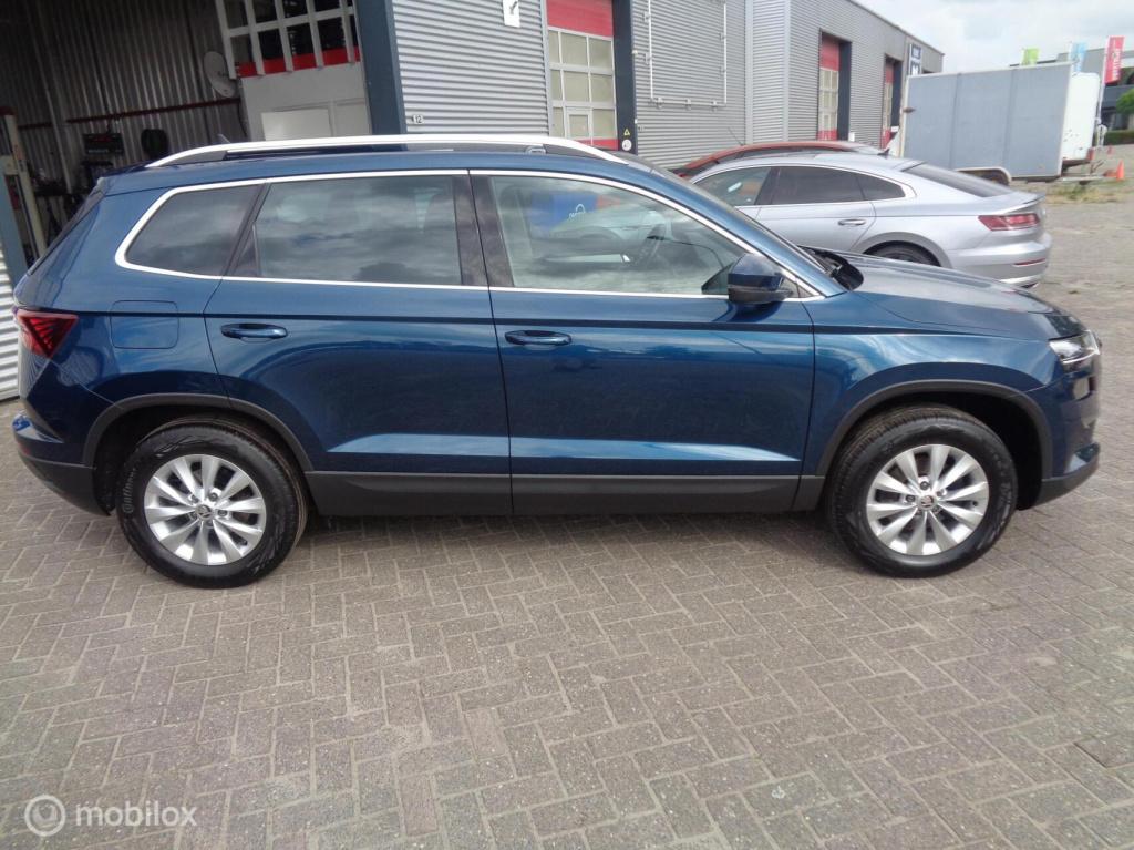 Skoda Karoq 1.0 tsi business edition/airco/stoel+stuur verw/full led/apple 