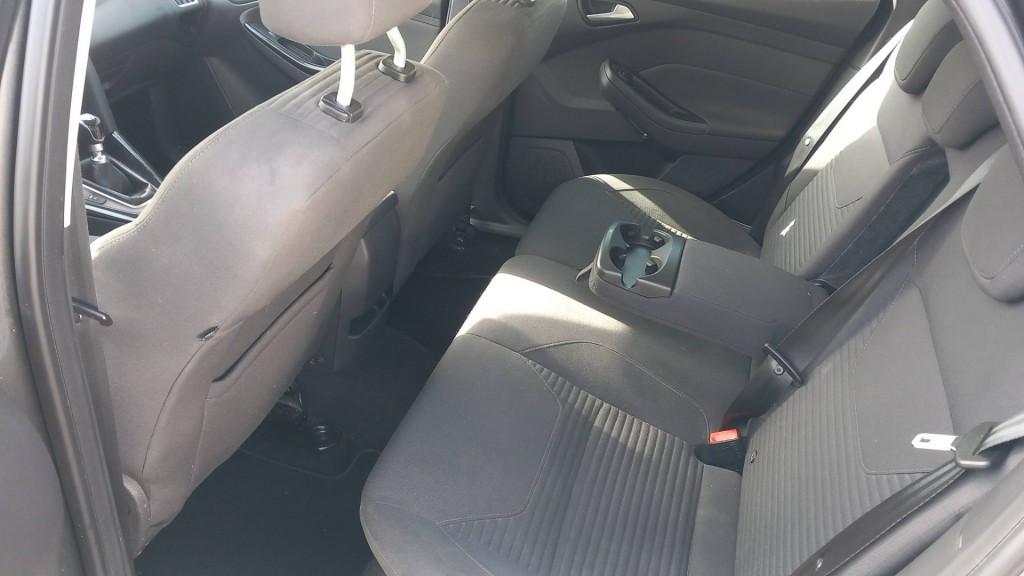 Ford FOCUS 1.0 Titanium Edition 5deurs bj:2015 airco navigatie lm-velgen